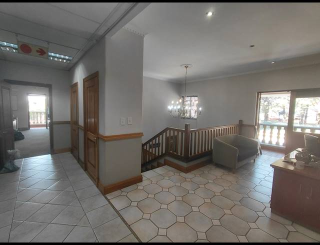 573M² OFFICE FOR SALE IN BRYANSTON